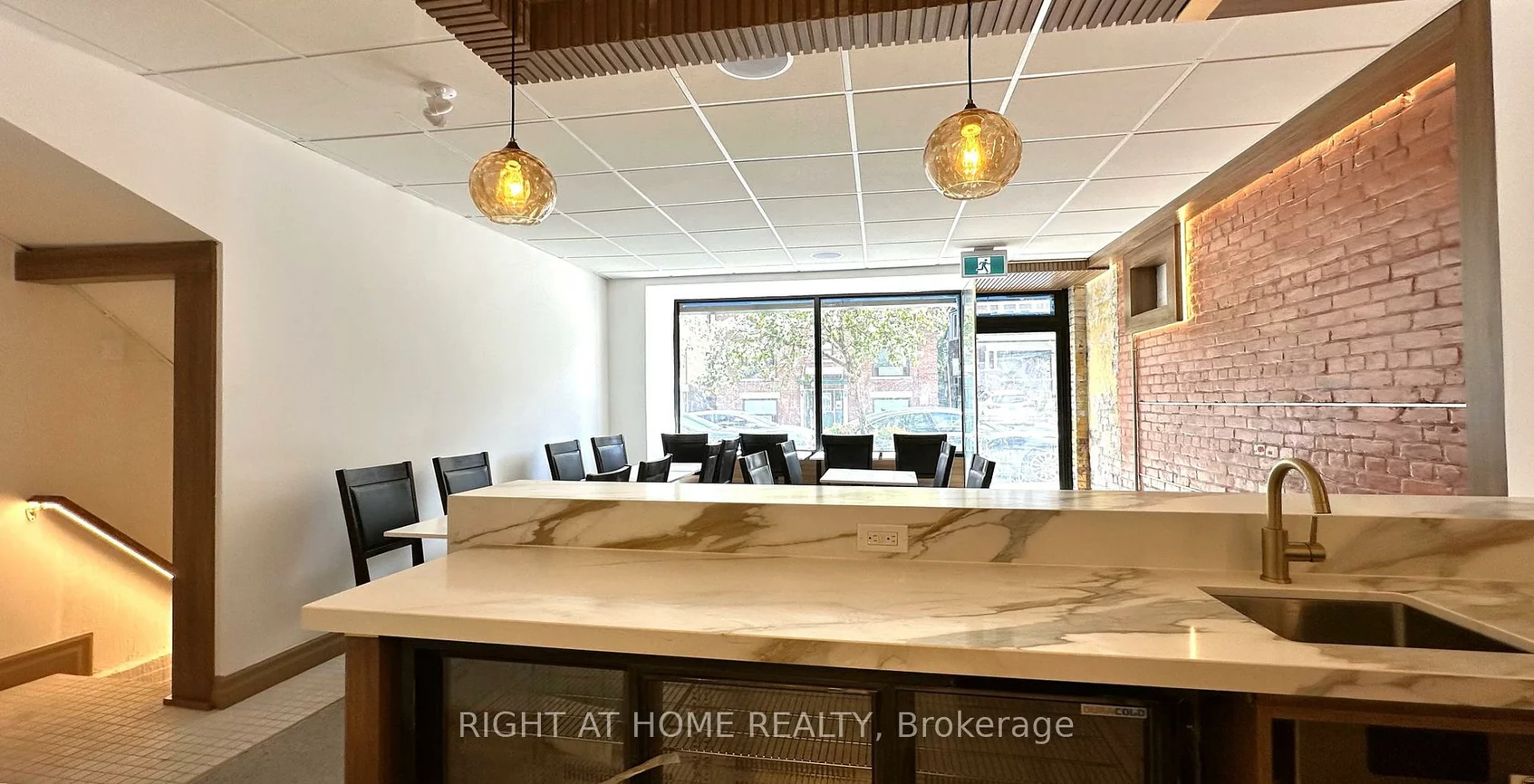 2326, Queen, The Beaches, Toronto