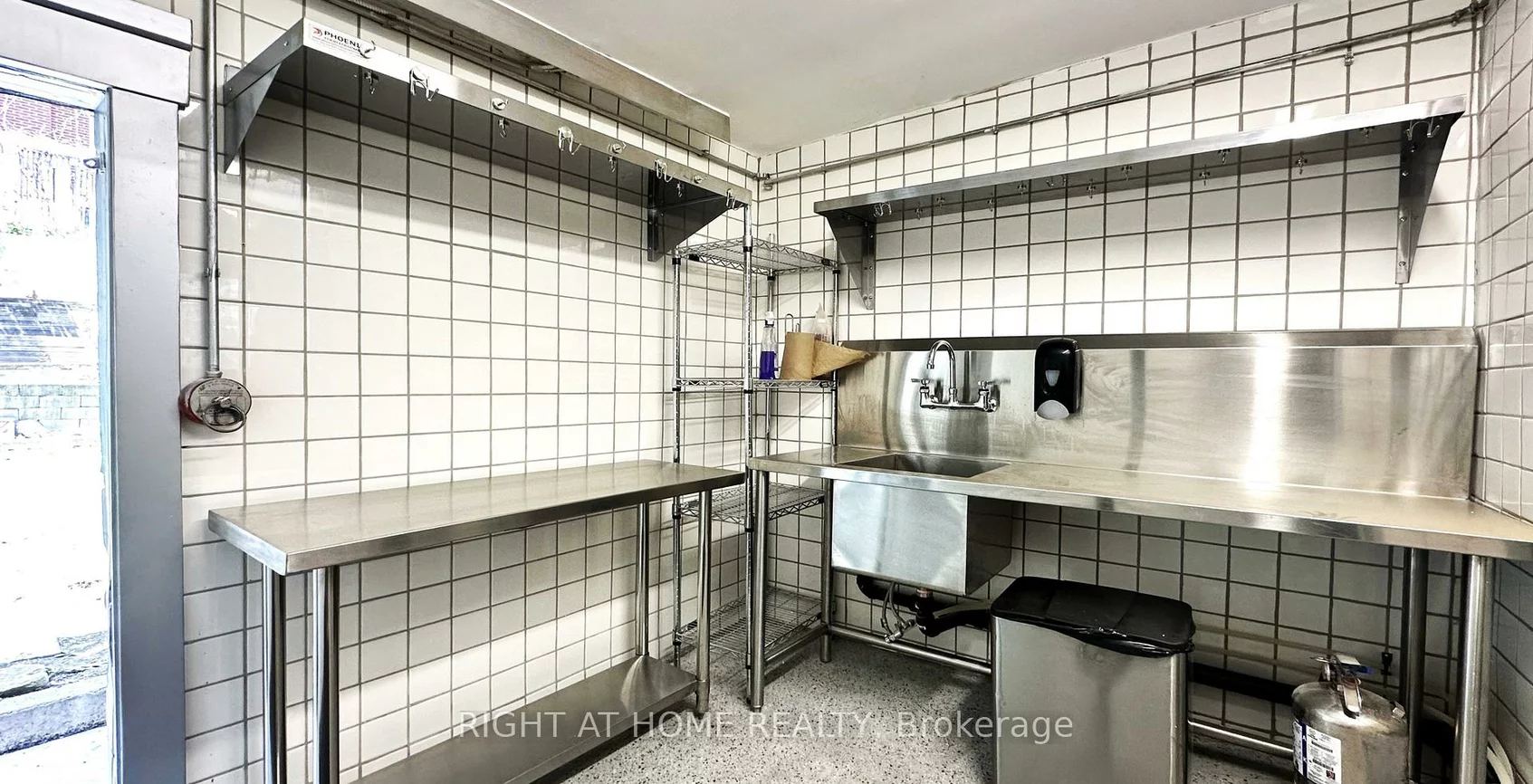 2326, Queen, The Beaches, Toronto
