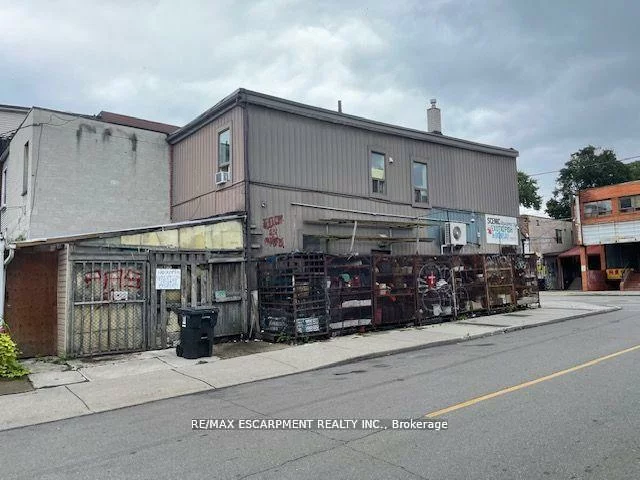 673, Gerrard, South Riverdale, Toronto
