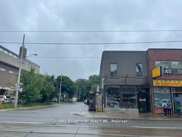 673, Gerrard, South Riverdale, Toronto