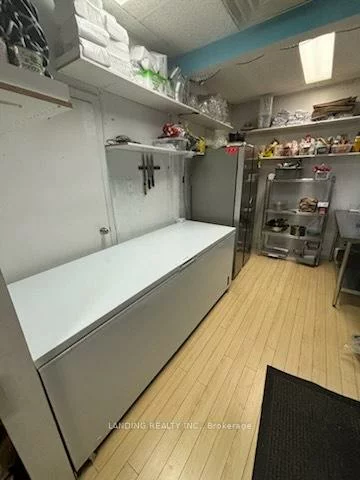1027, Gerrard, Greenwood-Coxwell, Toronto