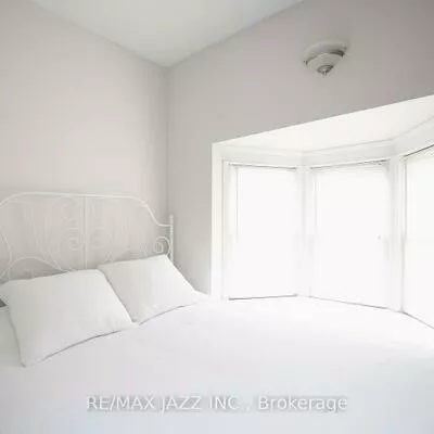 Commercial for sale, 118, Eastwood, Woodbine Corridor, Toronto