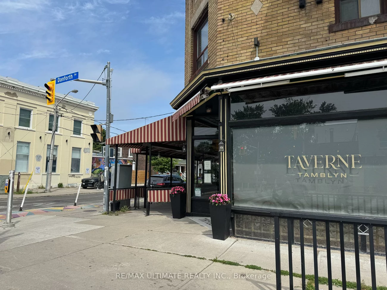1426, Danforth, Danforth, Toronto