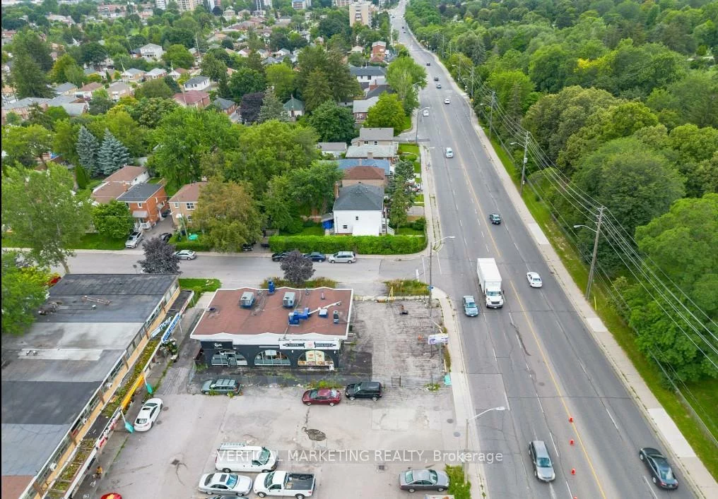 3537, St Clair, Clairlea-Birchmount, Toronto