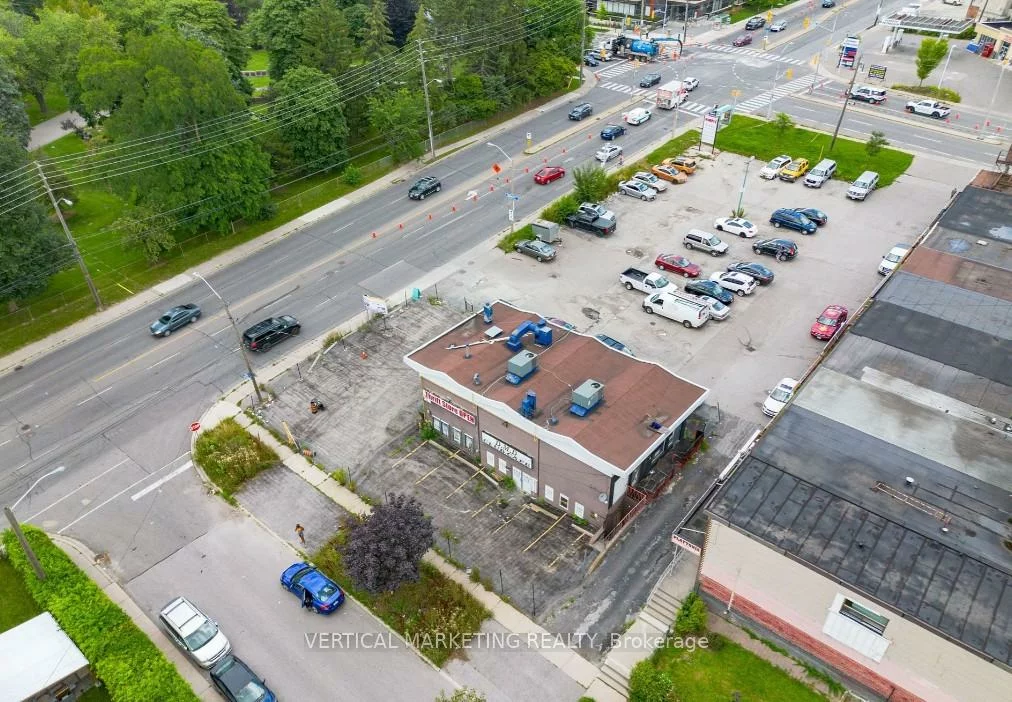 3537, St Clair, Clairlea-Birchmount, Toronto