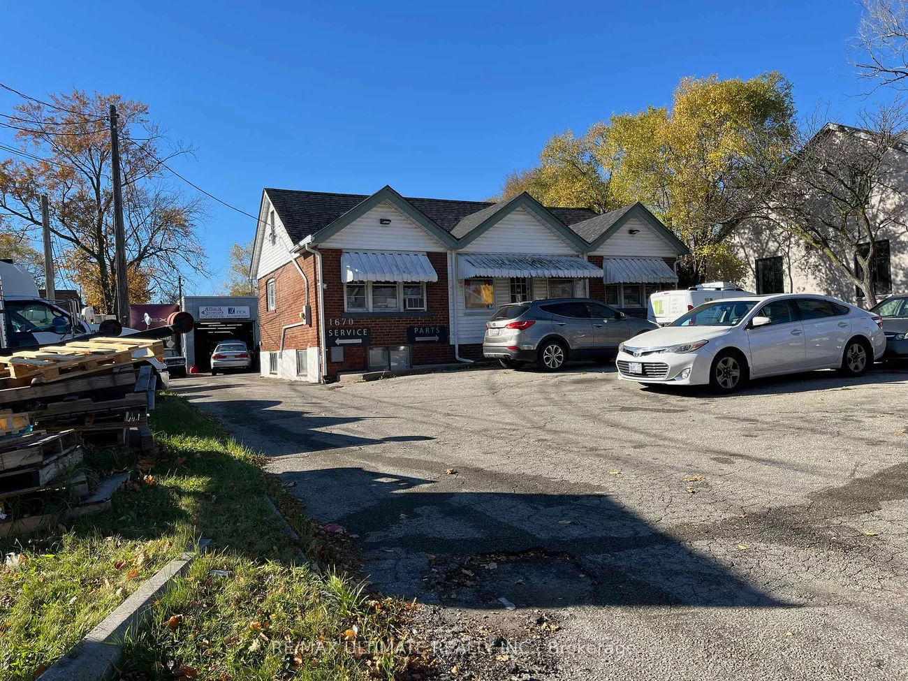 61, Sunrise, East York, Toronto