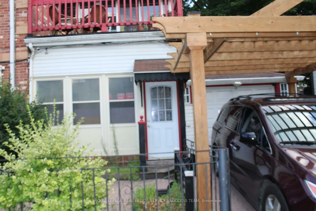 404, Woodfield, Greenwood-Coxwell, Toronto