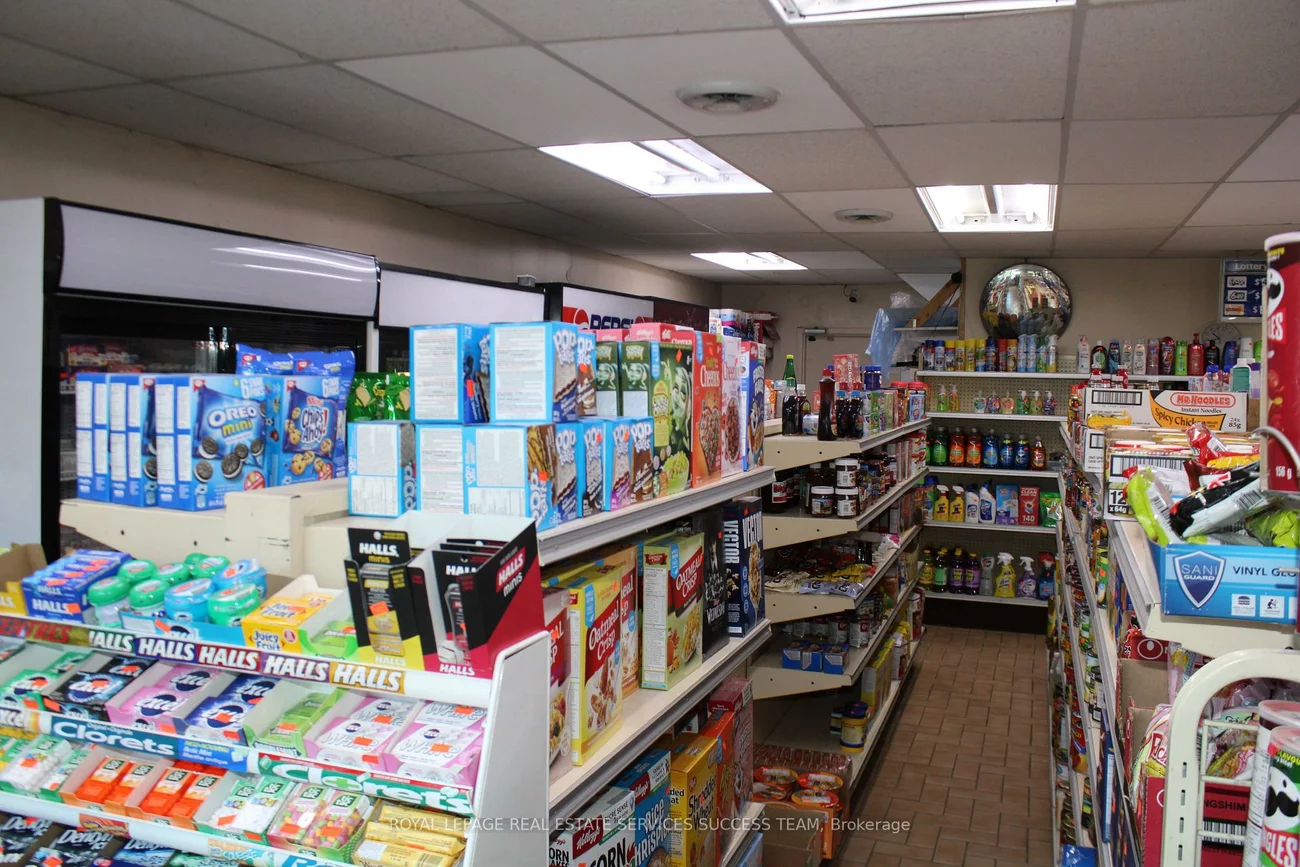 404, Woodfield, Greenwood-Coxwell, Toronto