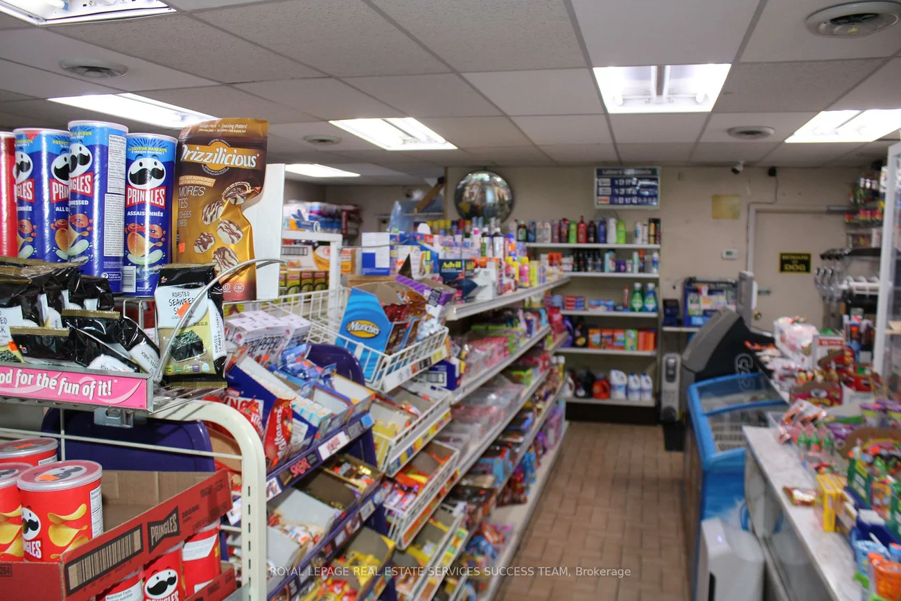 404, Woodfield, Greenwood-Coxwell, Toronto