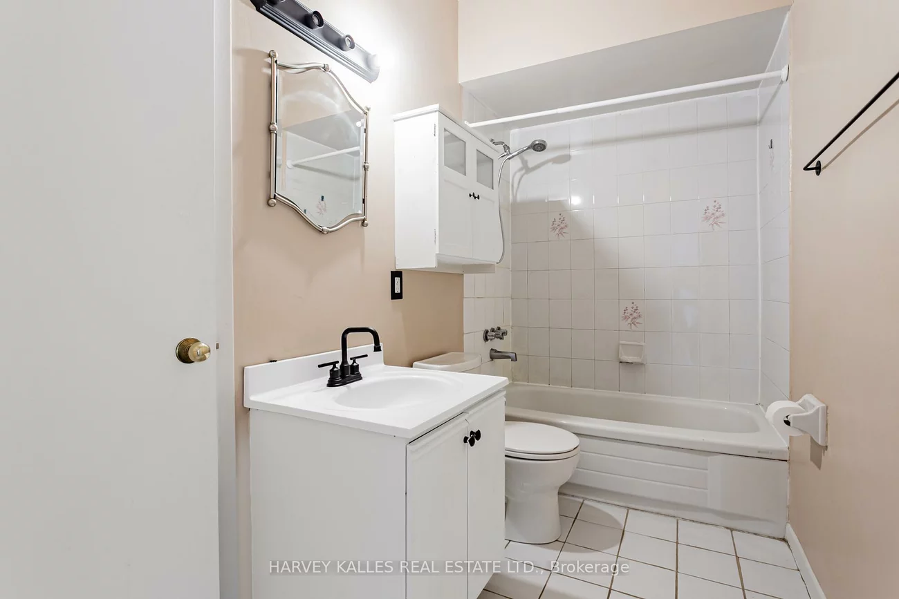 343, Greenwood, Greenwood-Coxwell, Toronto