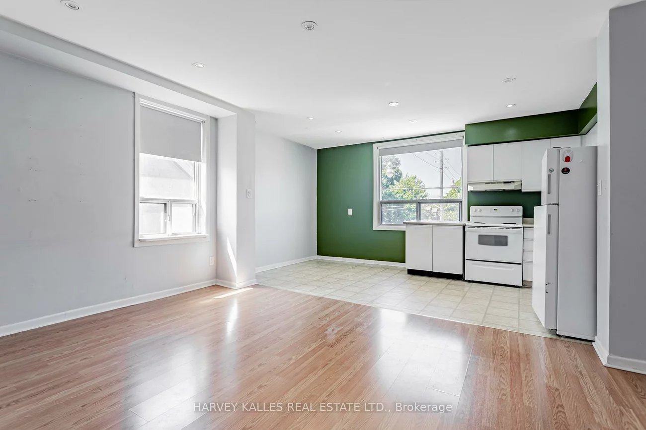 343, Greenwood, Greenwood-Coxwell, Toronto