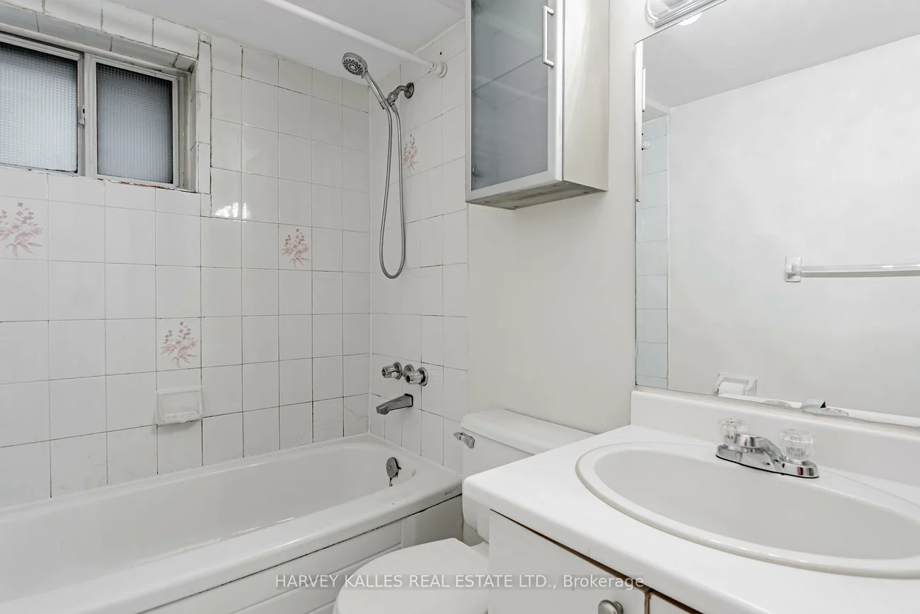 343, Greenwood, Greenwood-Coxwell, Toronto