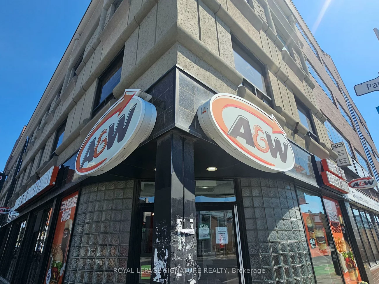 654, Danforth, Danforth, Toronto