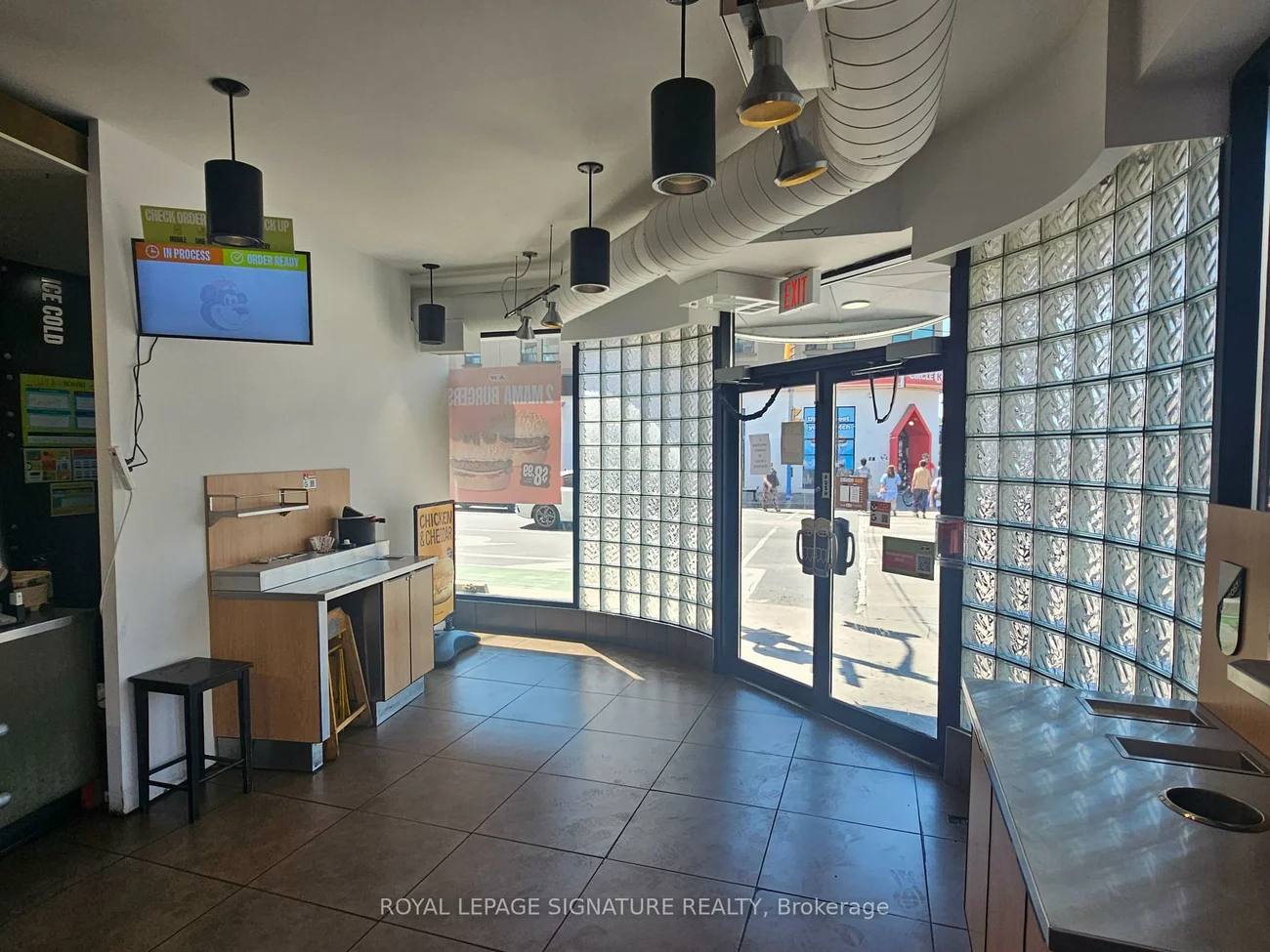 654, Danforth, Danforth, Toronto