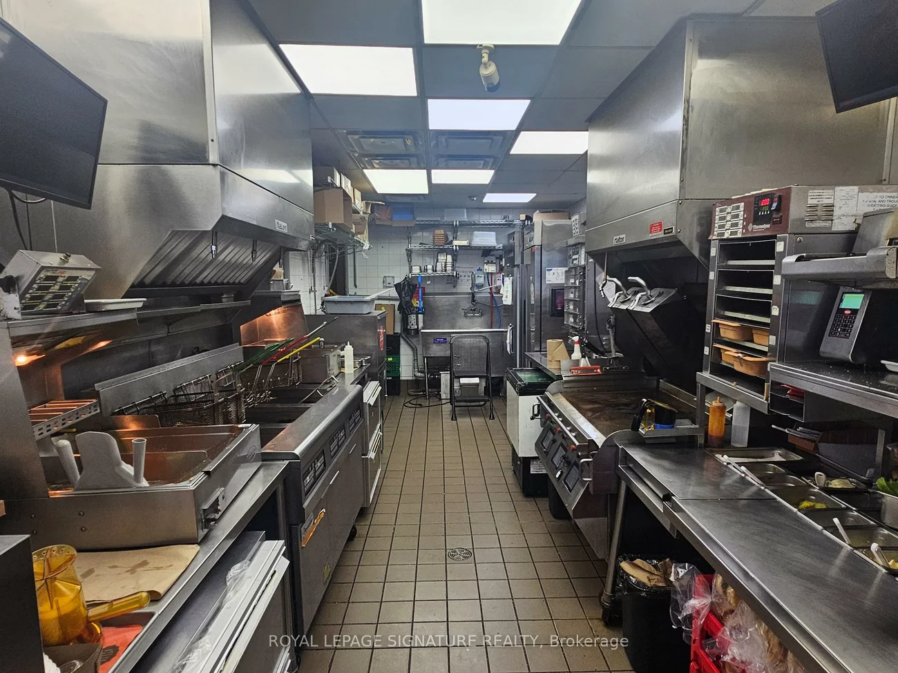 654, Danforth, Danforth, Toronto