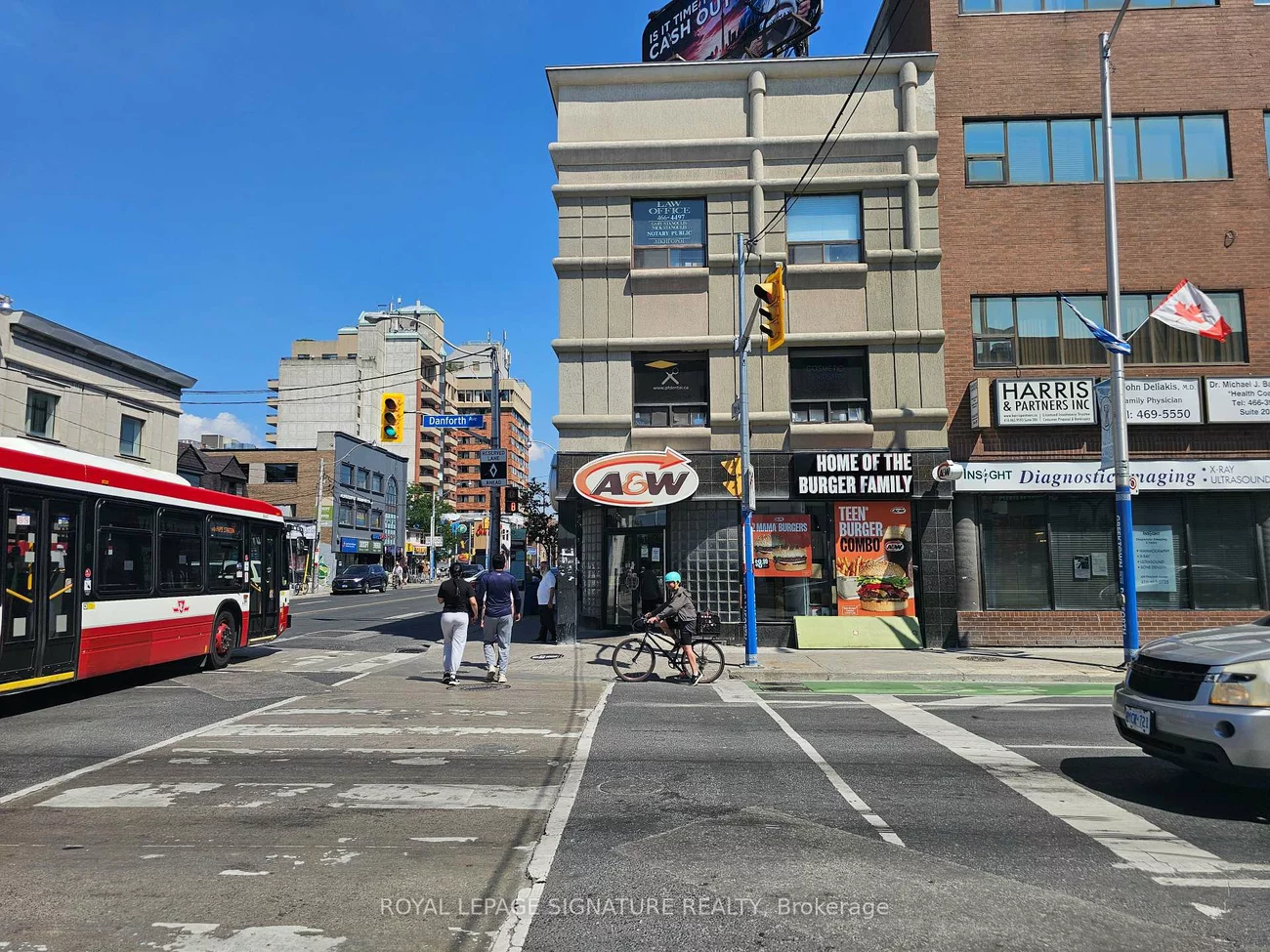 654, Danforth, Danforth, Toronto