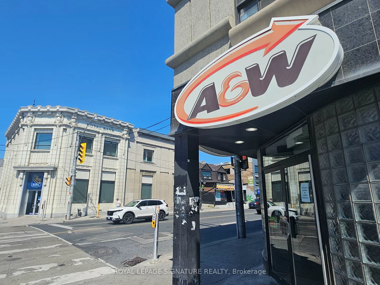 654, Danforth, Danforth, Toronto