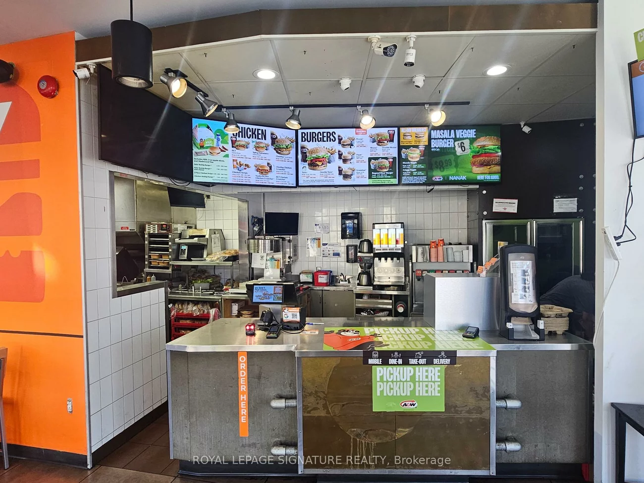 654, Danforth, Danforth, Toronto