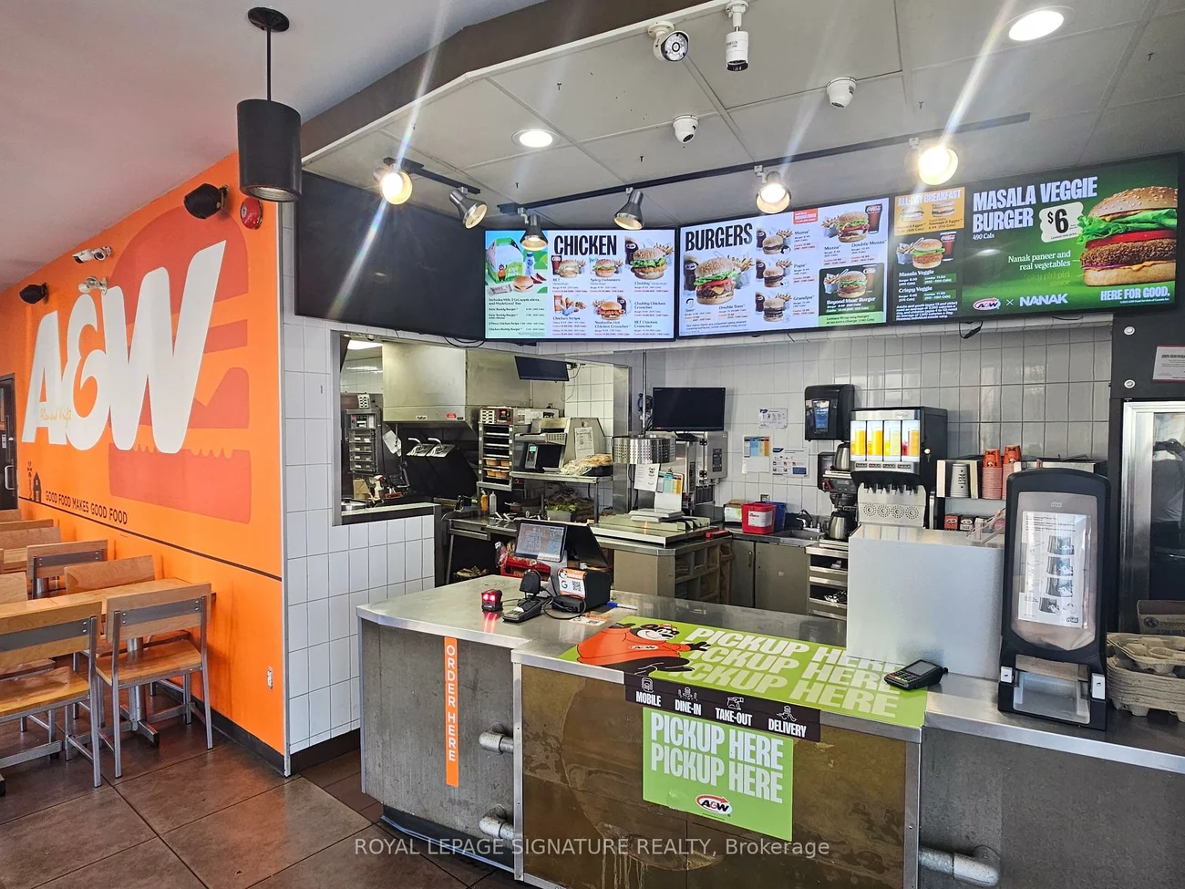 654, Danforth, Danforth, Toronto