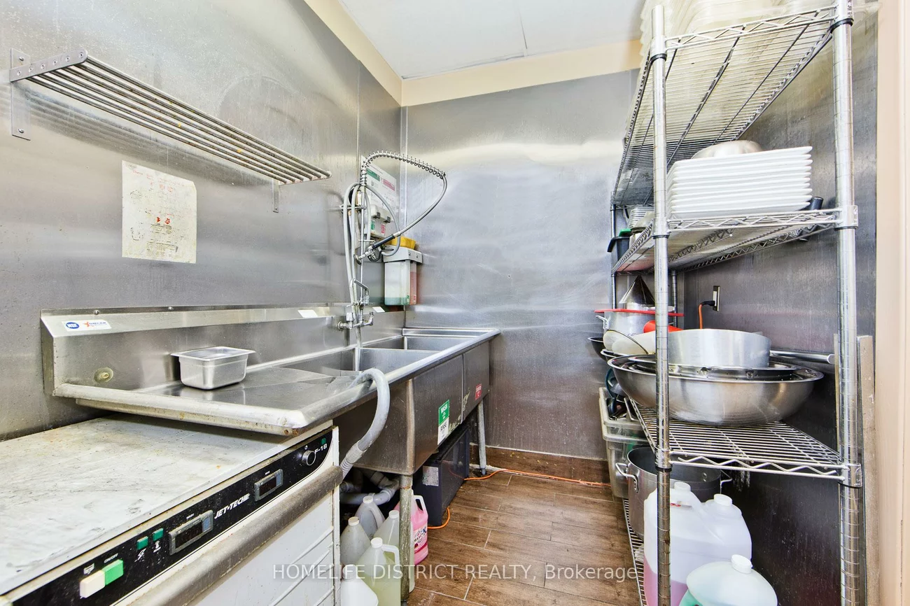 2367, Kingston, Birchcliffe-Cliffside, Toronto