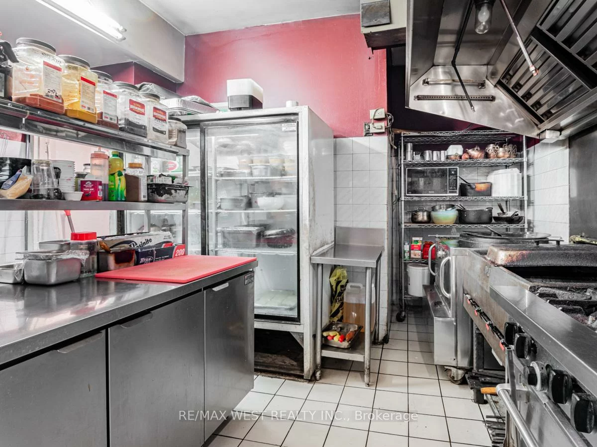 2658, Danforth, East End-Danforth, Toronto