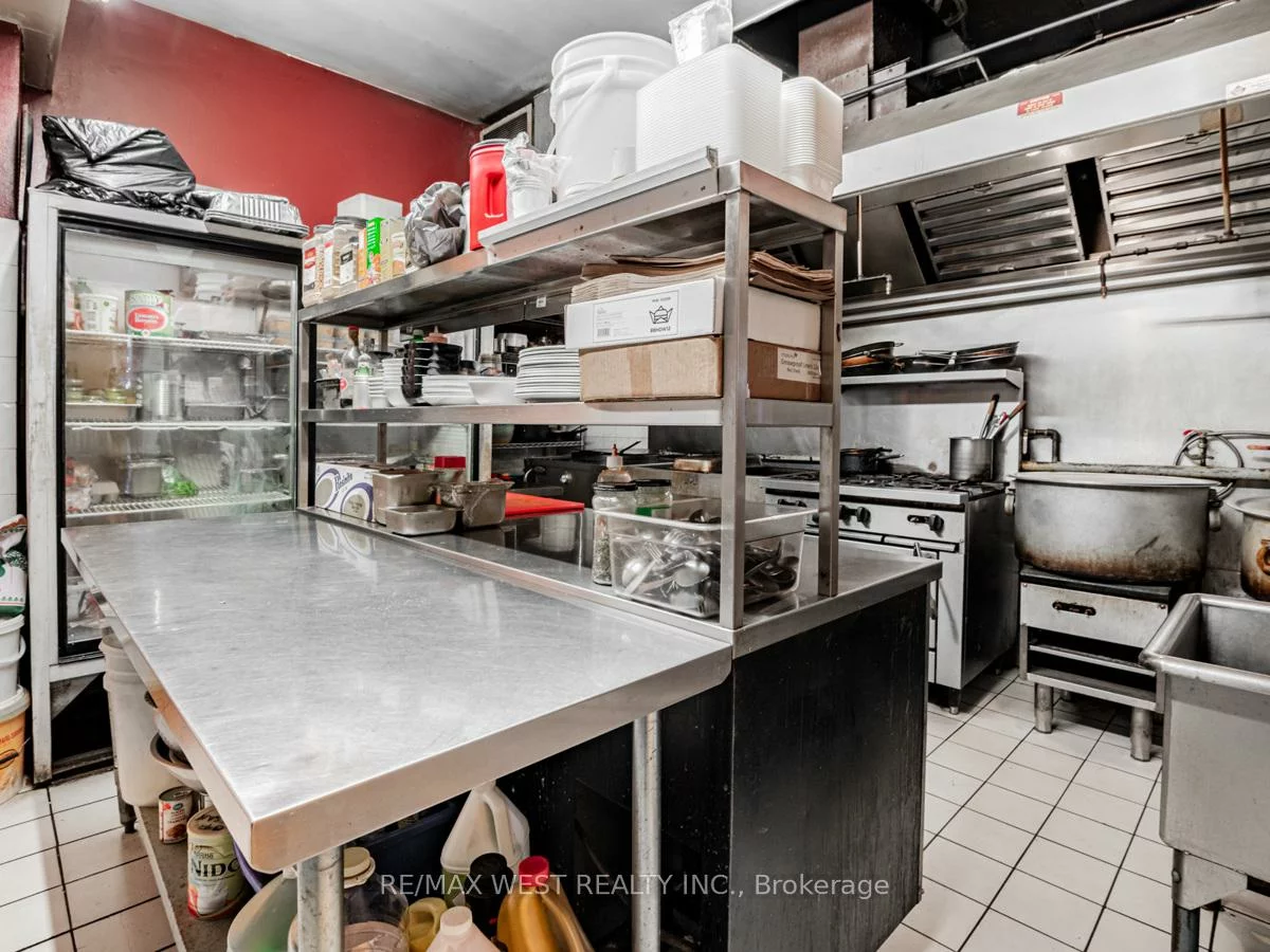 2658, Danforth, East End-Danforth, Toronto