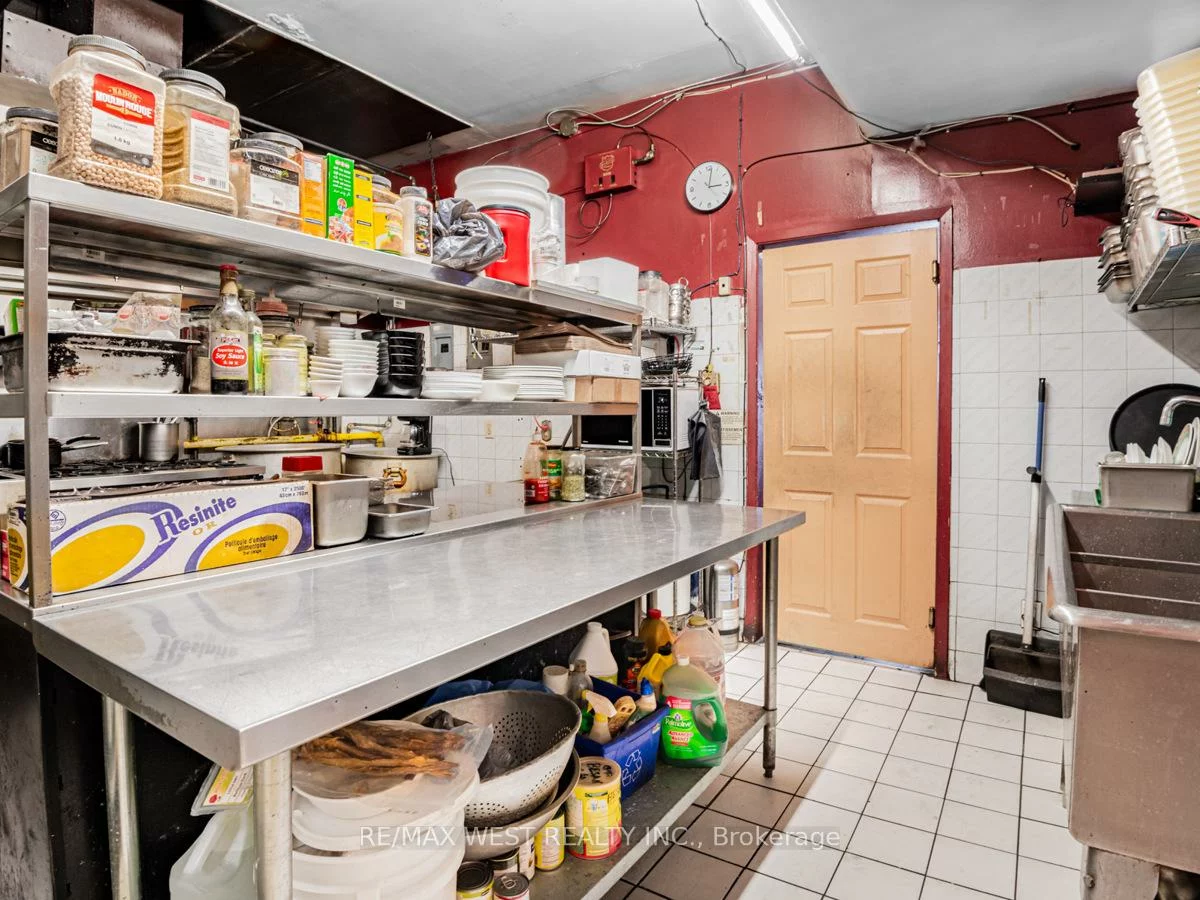 2658, Danforth, East End-Danforth, Toronto
