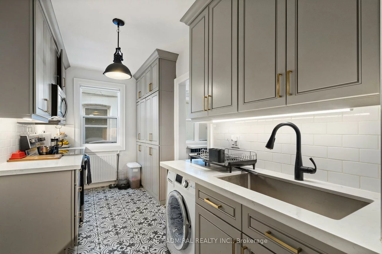 49 & 51, Wineva, The Beaches, Toronto