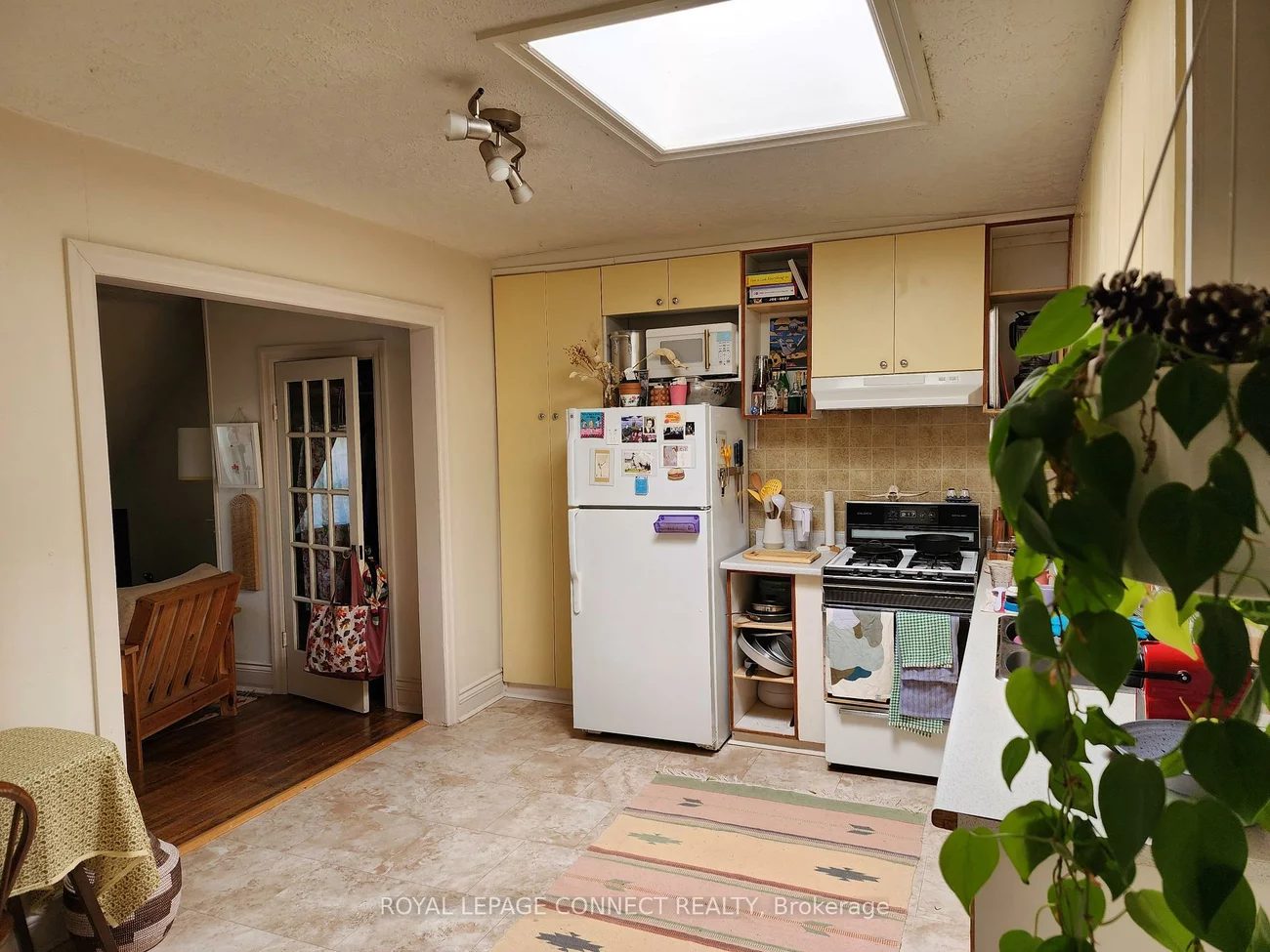 1107, Queen, South Riverdale, Toronto