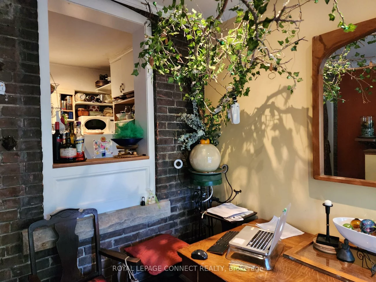 1107, Queen, South Riverdale, Toronto