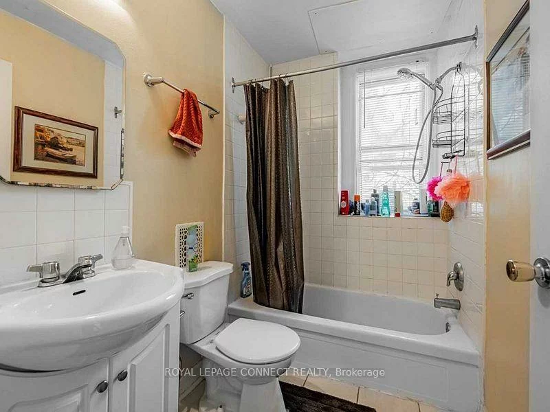 1107, Queen, South Riverdale, Toronto