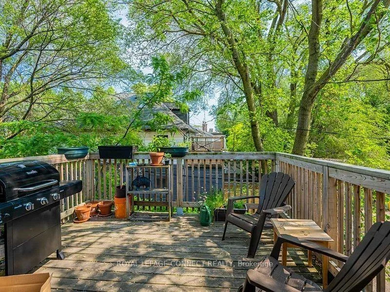 1107, Queen, South Riverdale, Toronto