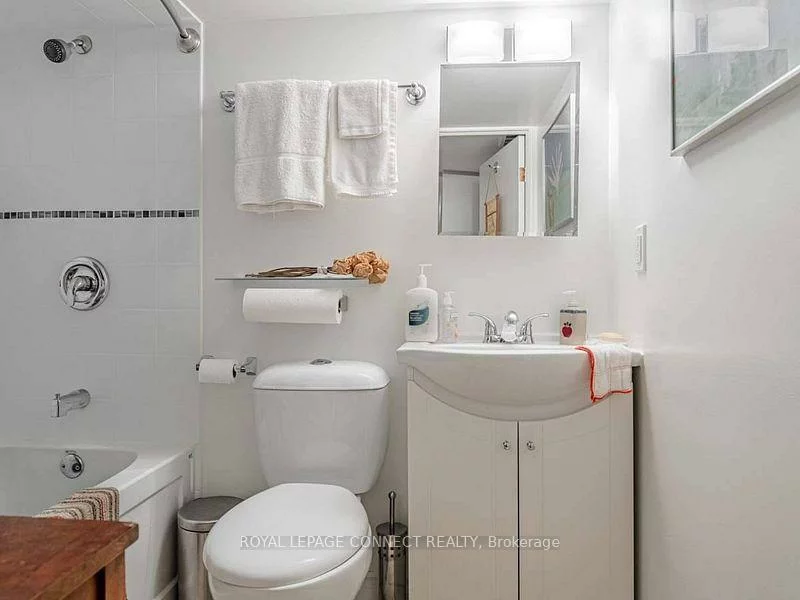 1107, Queen, South Riverdale, Toronto