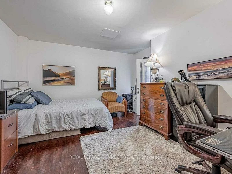 1107, Queen, South Riverdale, Toronto