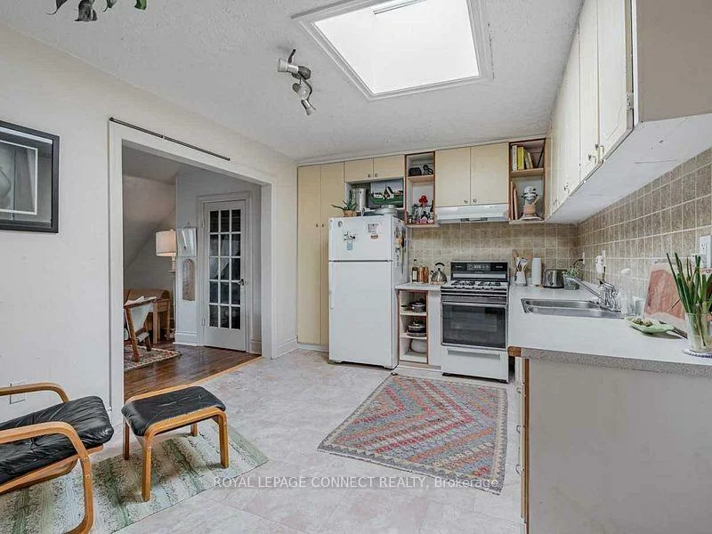 1107, Queen, South Riverdale, Toronto