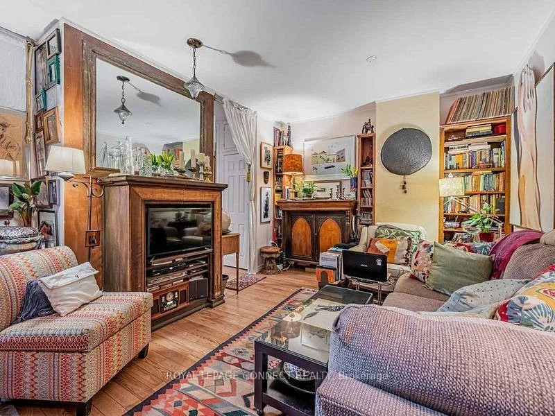 1107, Queen, South Riverdale, Toronto