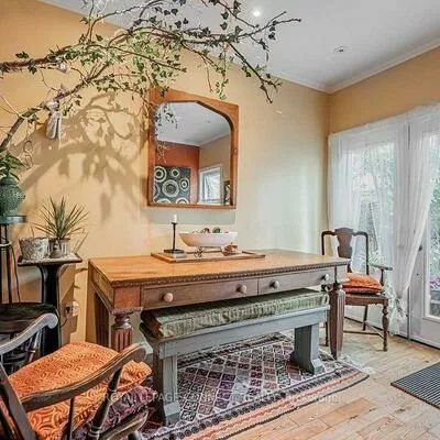 1107, Queen, South Riverdale, Toronto