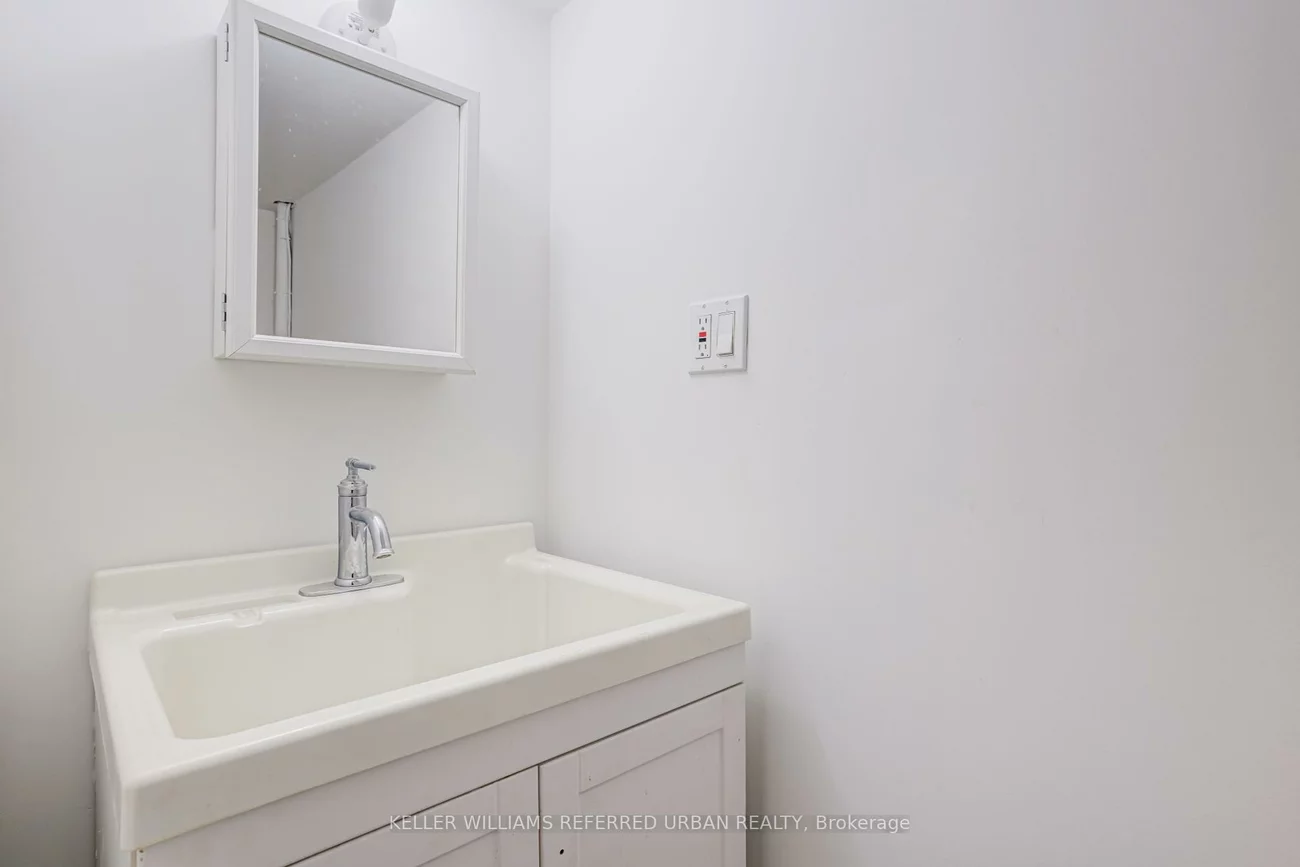 499, Danforth, Danforth, Toronto