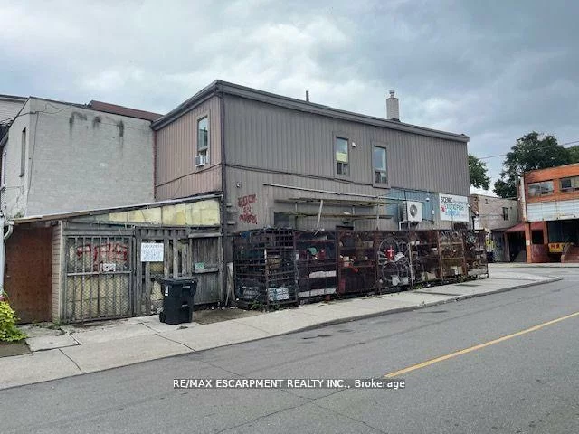 673, Gerrard, South Riverdale, Toronto