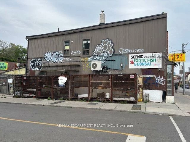 673, Gerrard, South Riverdale, Toronto