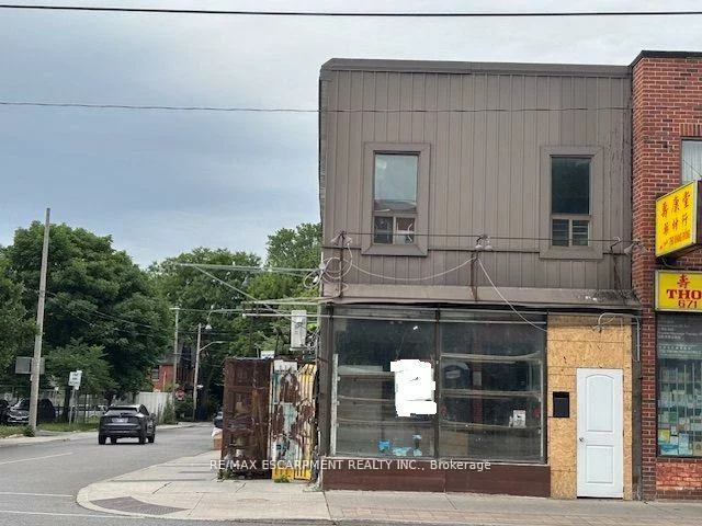 673, Gerrard, South Riverdale, Toronto