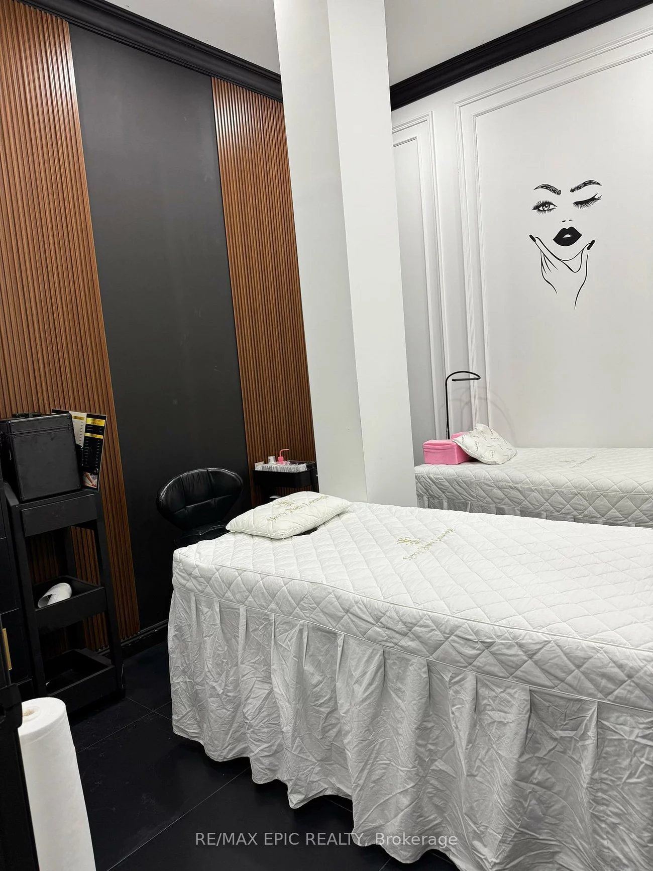 3478, Lawrence, Woburn, Toronto