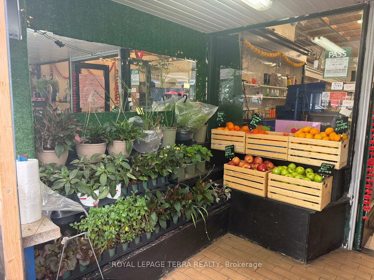 2052, Danforth, Danforth, Toronto