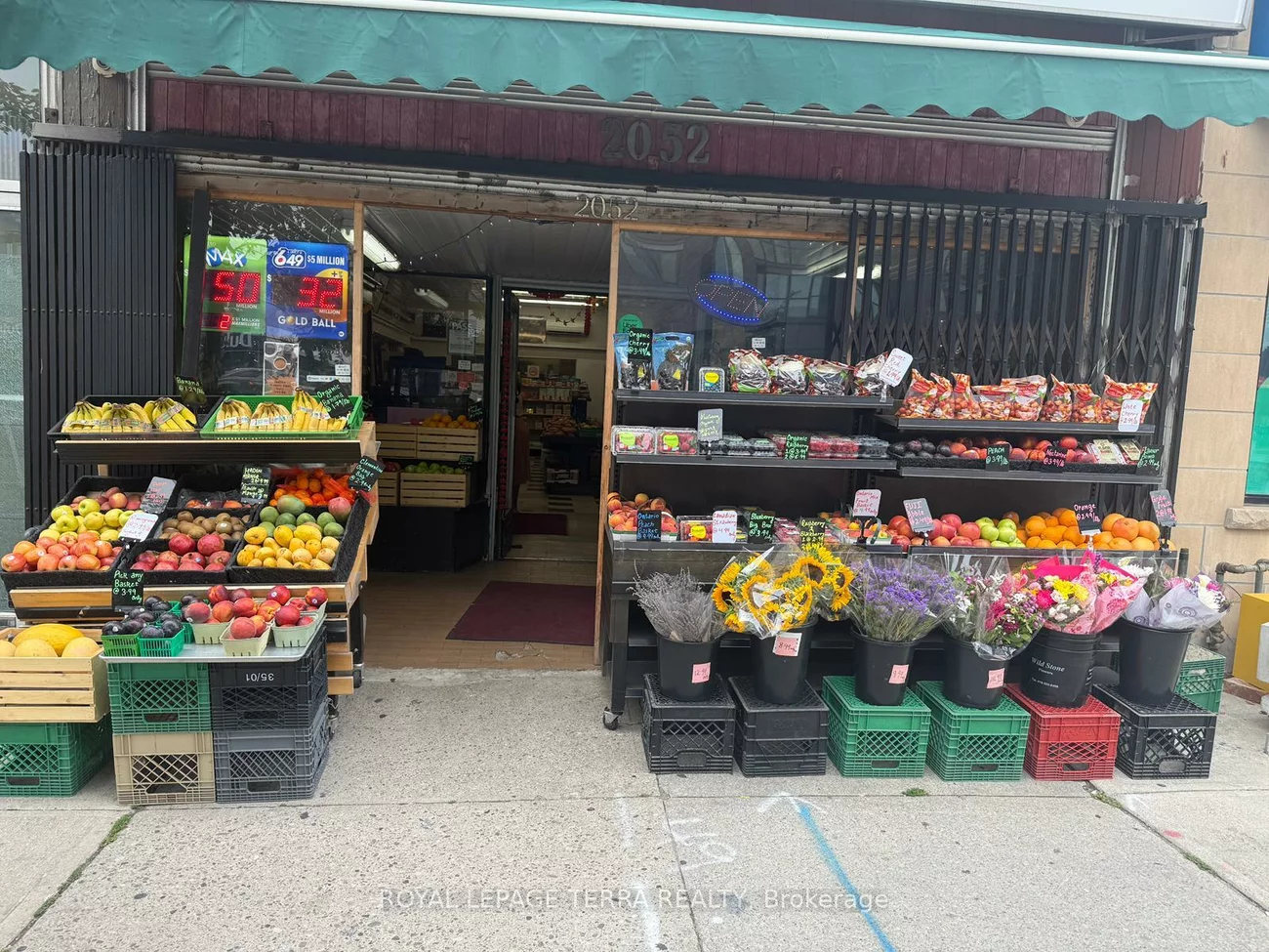 2052, Danforth, Danforth, Toronto