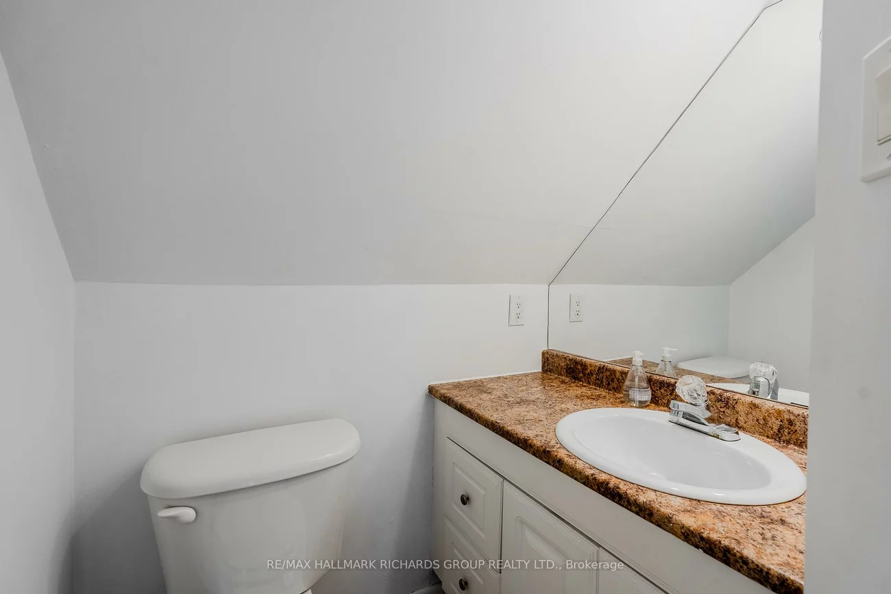 389, Woodbine, The Beaches, Toronto