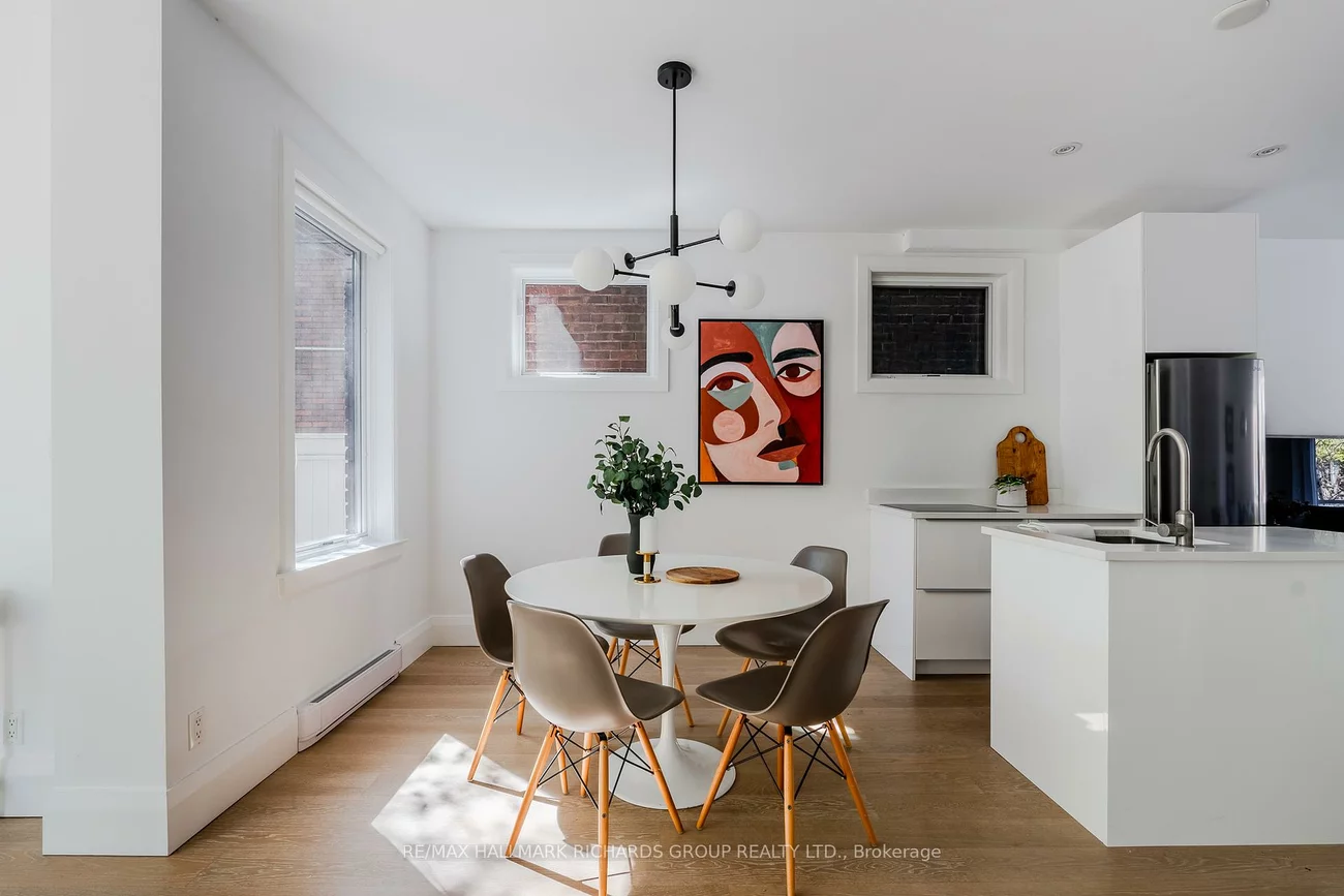 389, Woodbine, The Beaches, Toronto
