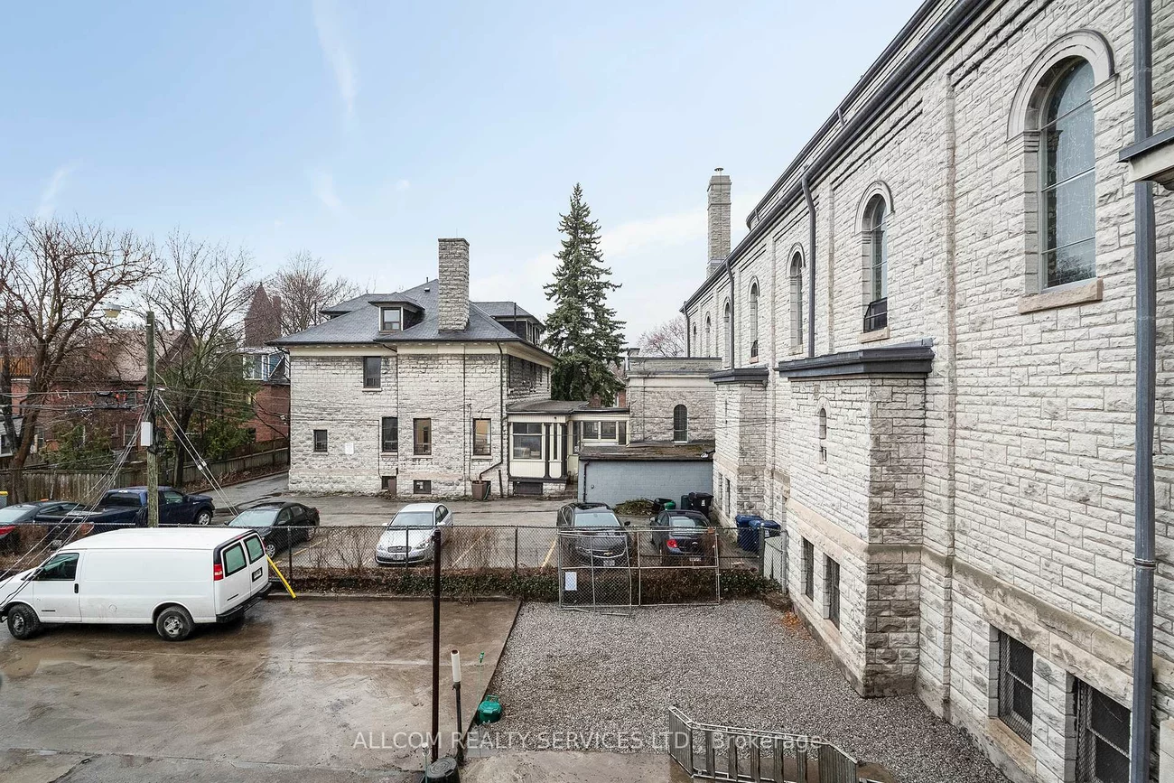 713, Gerrard, South Riverdale, Toronto