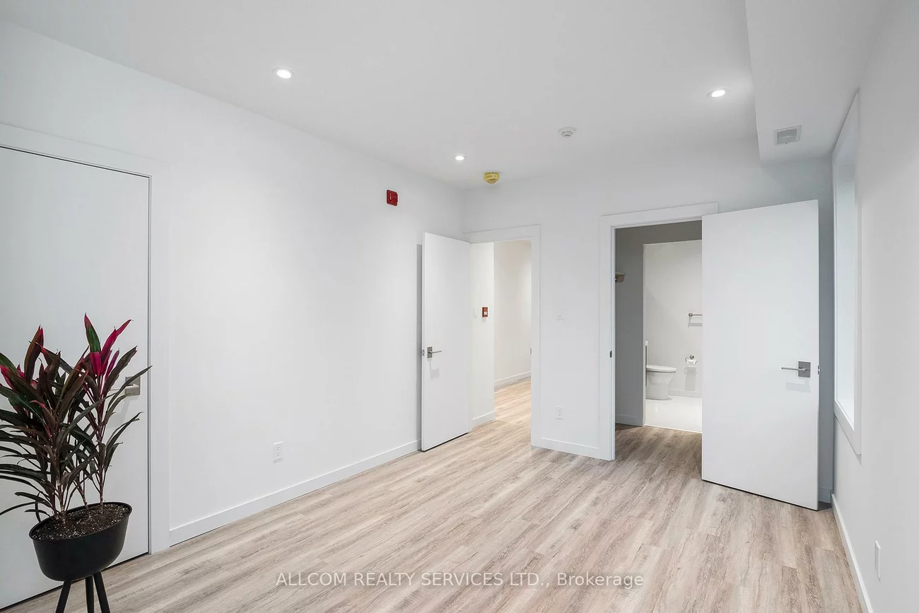 713, Gerrard, South Riverdale, Toronto