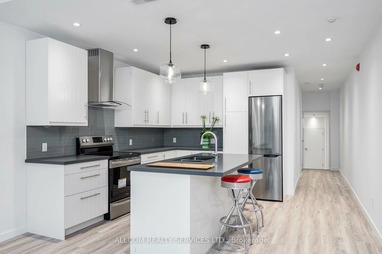 713, Gerrard, South Riverdale, Toronto