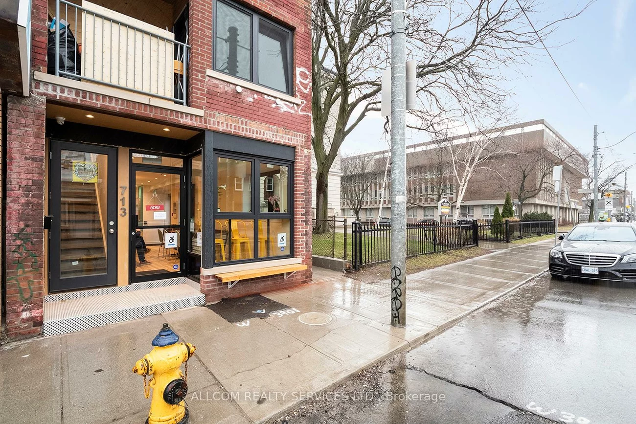 713, Gerrard, South Riverdale, Toronto